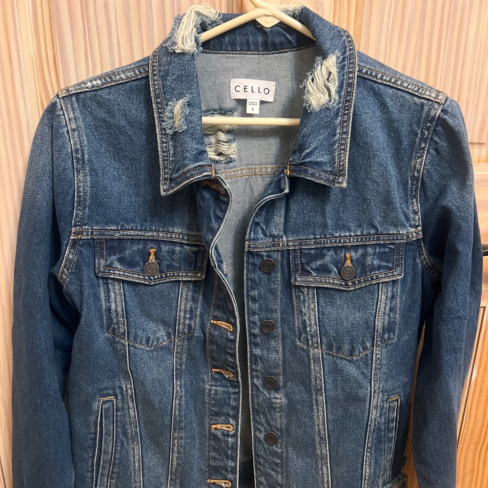 Cello distressed Jean jacket size small